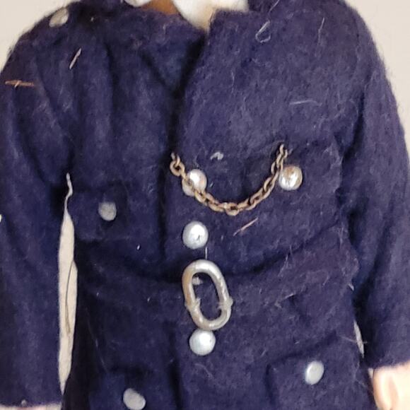 Rare Peggy Nisbet B320 London Policeman (BOBBY) In Uniform. Made in England - Picture 3 of 10